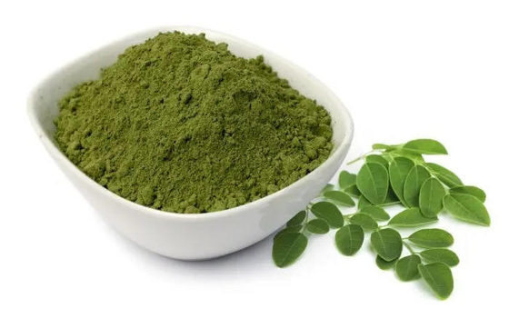 As marcas próprias que do pó do OEM Moringa moringa encerra orgânico personalizam o pó da folha de moringa