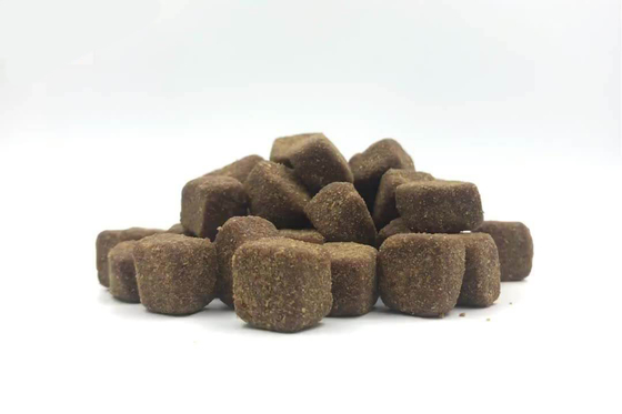 OEM do suplemento à vitamina do alimento para cães da mastigação da nutrição do revestimento da pele