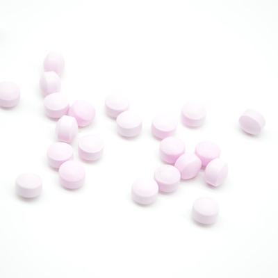 Os produtos eficientes da marca própria passam tabuletas do ácido fólico para suplementos aos cuidados médicos da fertilidade das mulheres